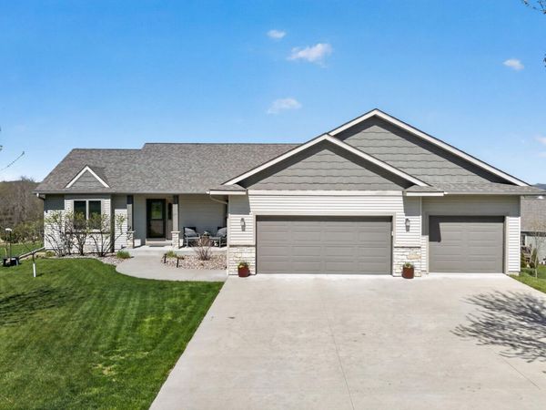 105 Hillwood Drive , Lake City, MN 55041