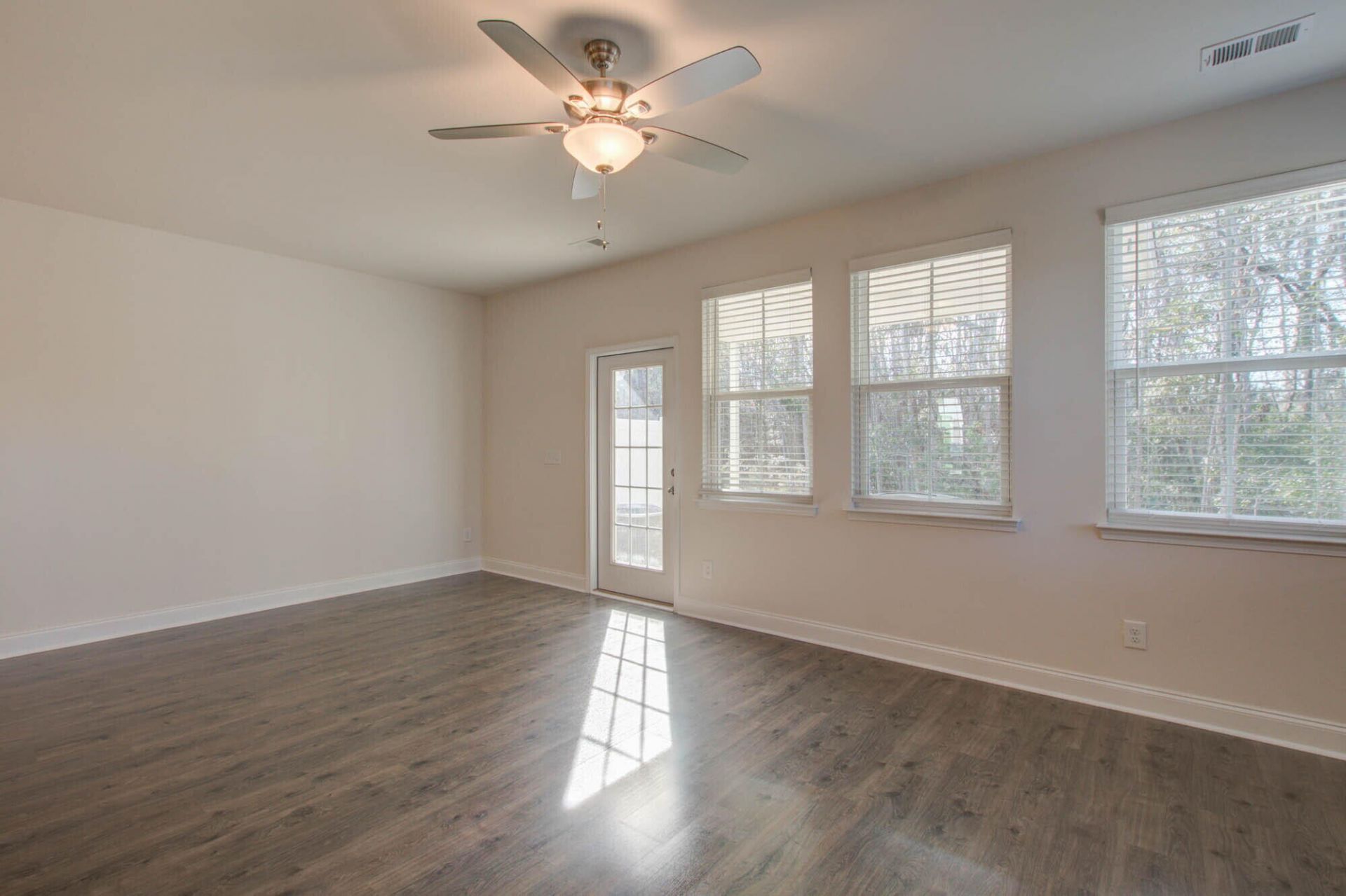 7821 Montview Road Photo 12