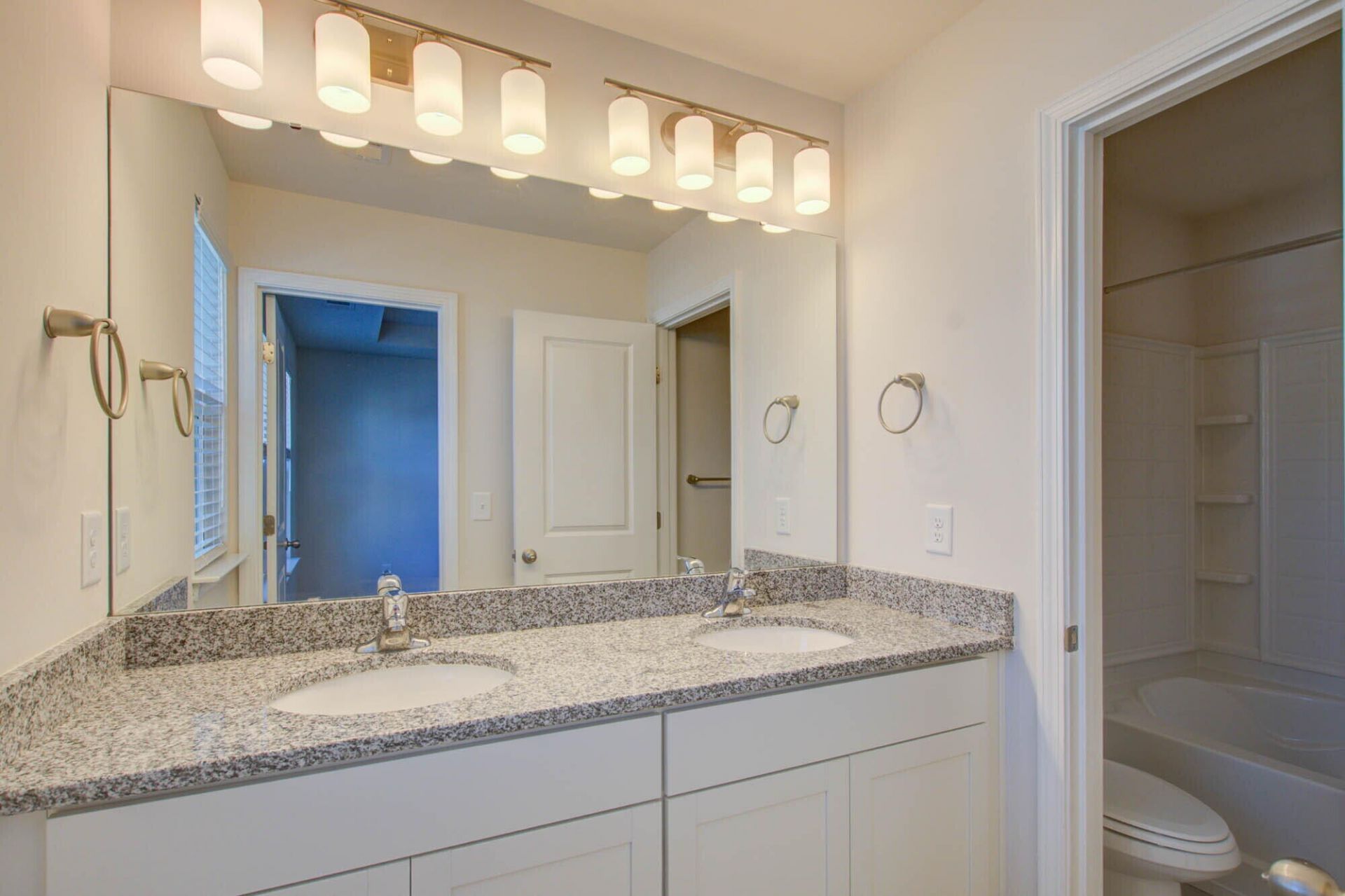 7821 Montview Road Photo 18