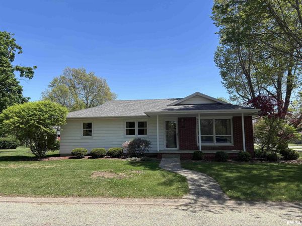 100 KENNEDY Court, Wyoming, IL 61491