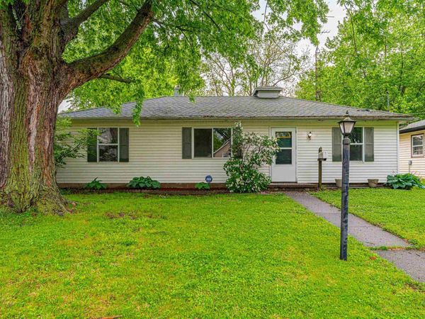 205 PALMER Avenue, Lincoln, IL 62656