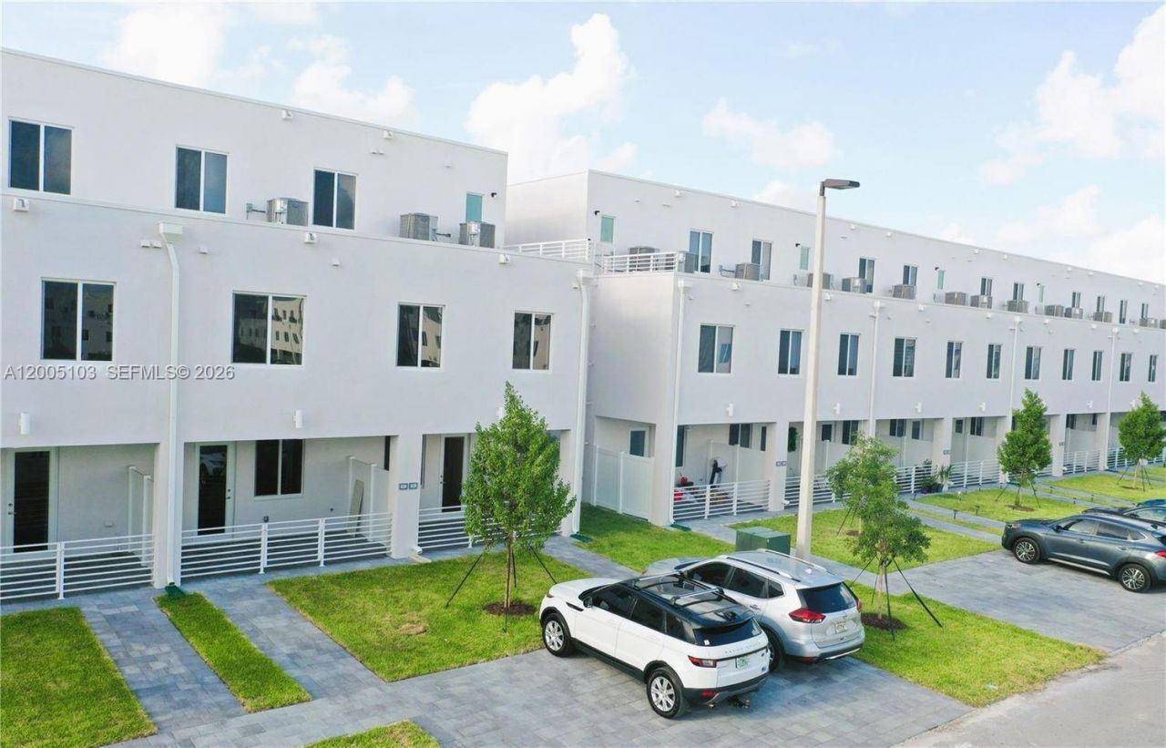 10300 NW 66th Av , Unit 101, Doral, FL 33178 Photo