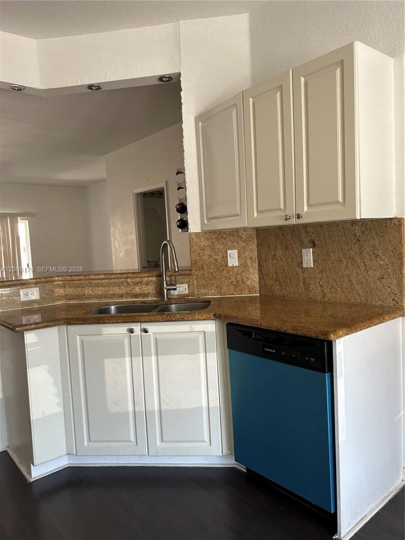10763 NW 83rd Ter , Unit 5-26, Doral, FL 33178 Photo