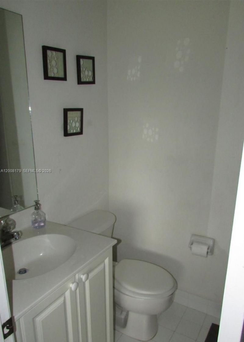 10763 NW 83rd Ter , Unit 5-26, Doral, FL 33178 Photo