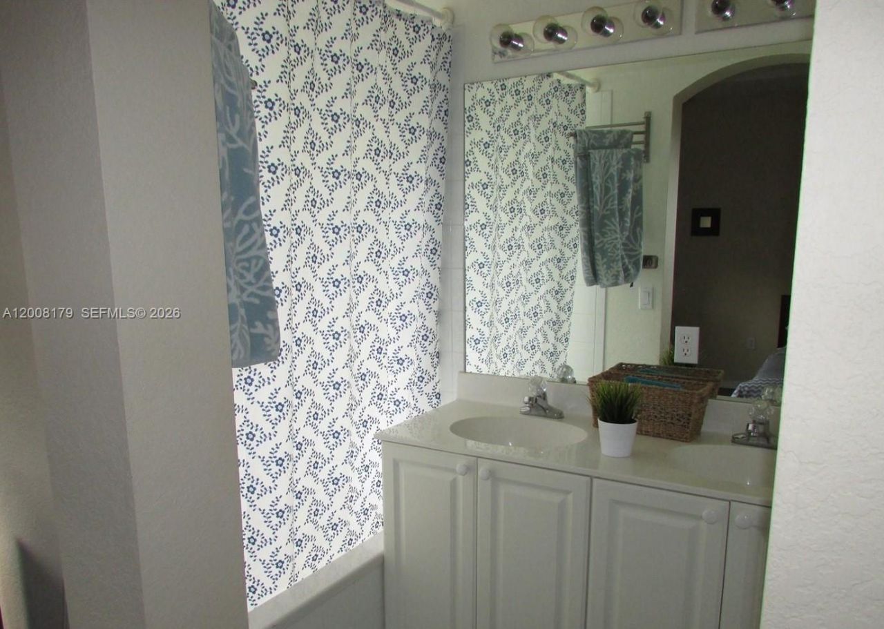 10763 NW 83rd Ter , Unit 5-26, Doral, FL 33178 Photo