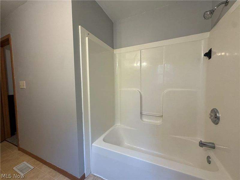 1305 Superior Avenue, Akron, OH 44307 Photo 10