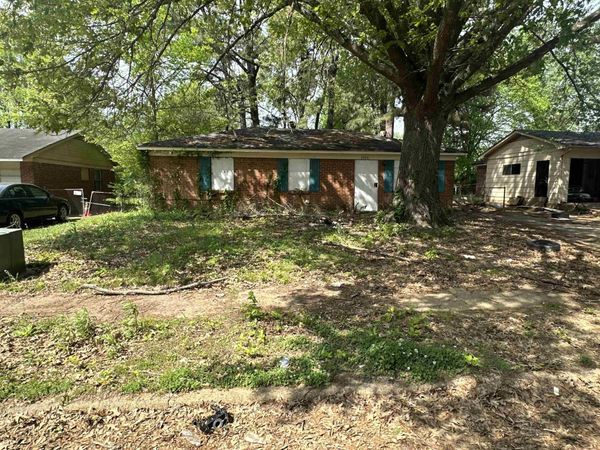 3726 ROYAL WOOD DR, Memphis, TN 38128