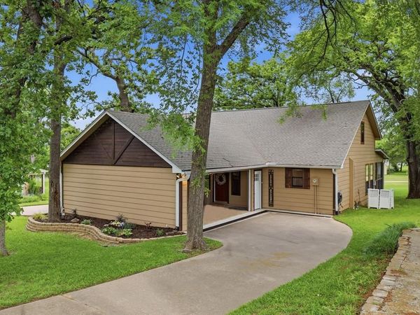 413 Cocopa Drive, Lake Kiowa, TX 76240
