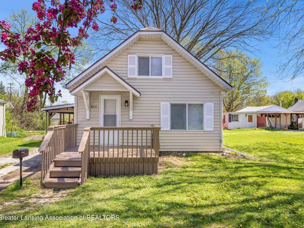 2313 S Rundle Avenue, Lansing, MI 48910