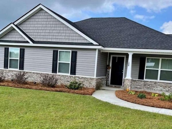 100 Auburn Circle, Glennville, GA 30427