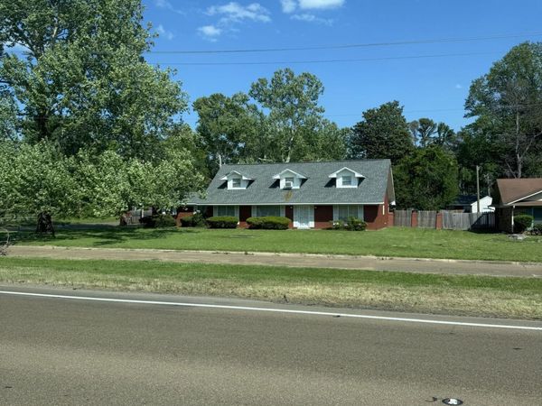 2255 N Sunset Drive, Yazoo City, MS 39194