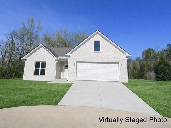 25 Weatherstone Dr , Jackson, TN 38305