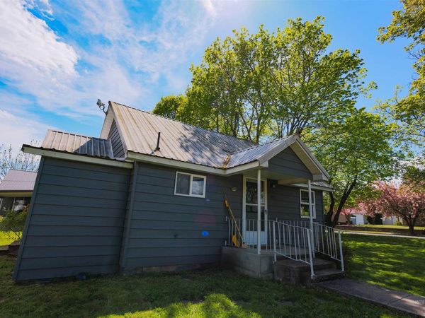 515 8th St, Kamiah, ID 83536