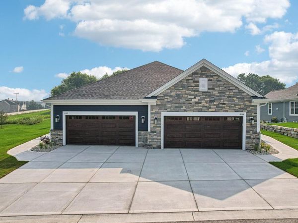 2127 Bluestem DRIVE, Unit 0101, Waukesha, WI 53188