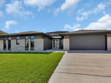 2137 Tamarack Drive, Saint Cloud, MN 56301