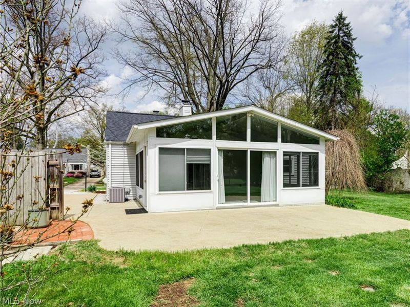 444 Letchworth Drive, Akron, OH 44303 Photo 4