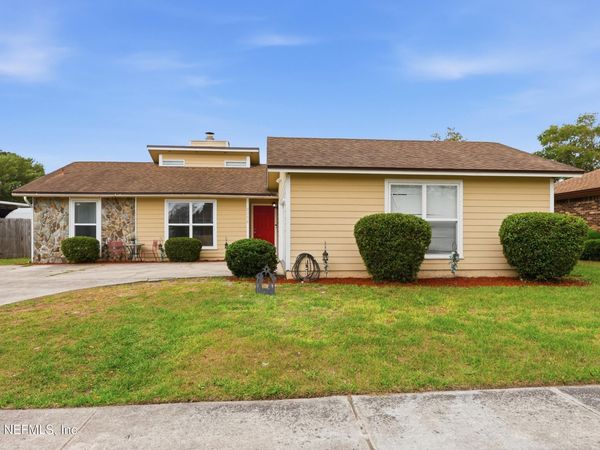 2550 OAKVIEW Drive, Jacksonville, FL 32246