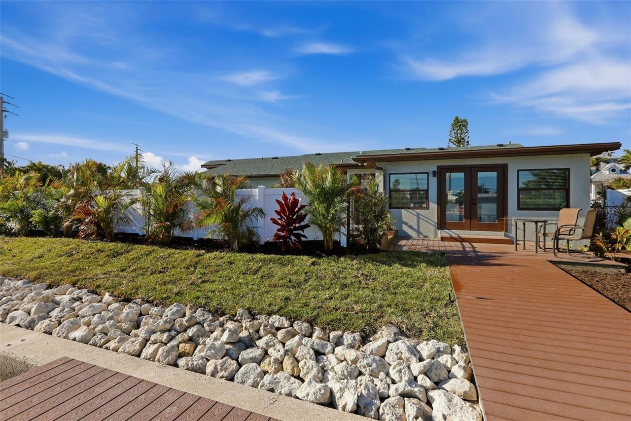 501 65th Street , Holmes Beach, FL 34217 Photo