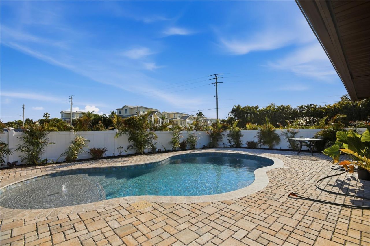 501 65th Street , Holmes Beach, FL 34217 Photo