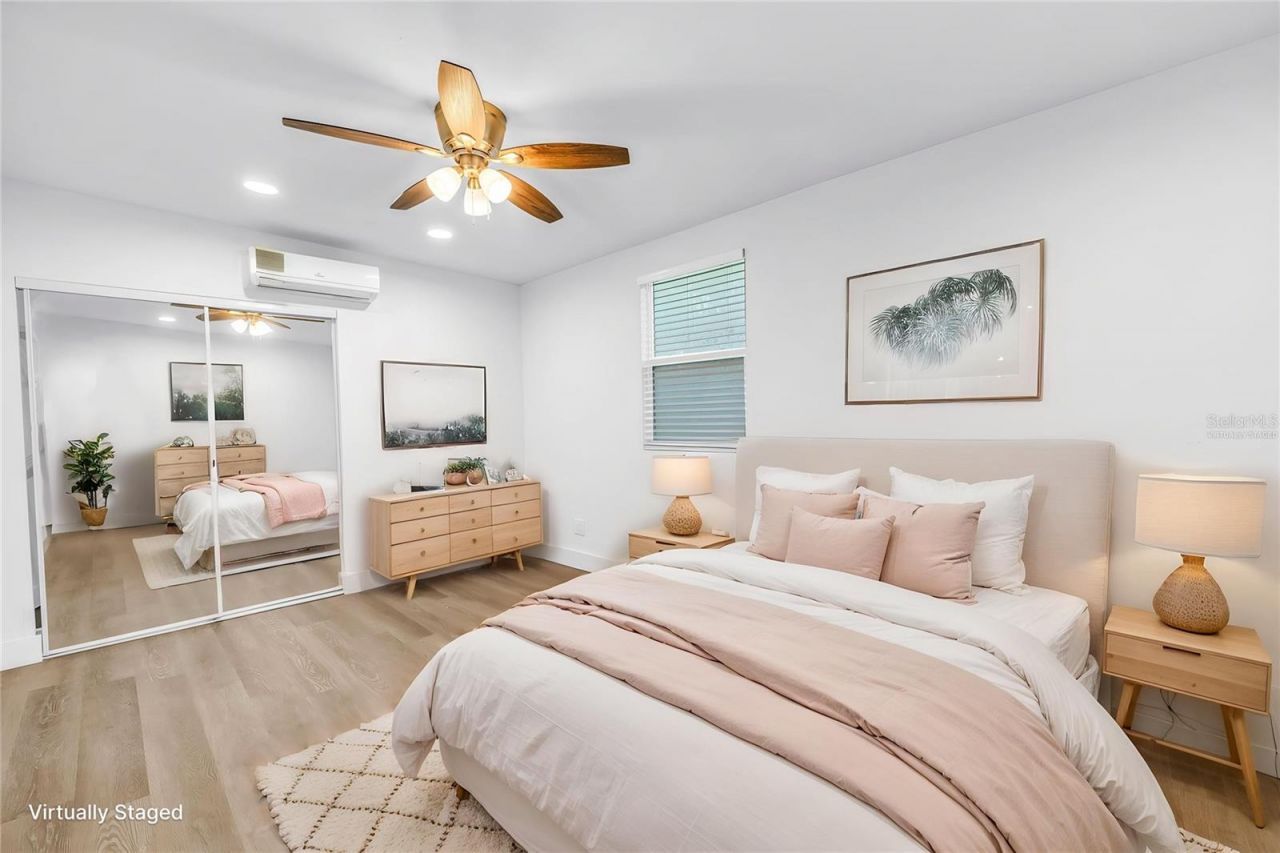 110 NE Monroe Circle N, Unit 1, Saint Petersburg, FL 33702 Photo