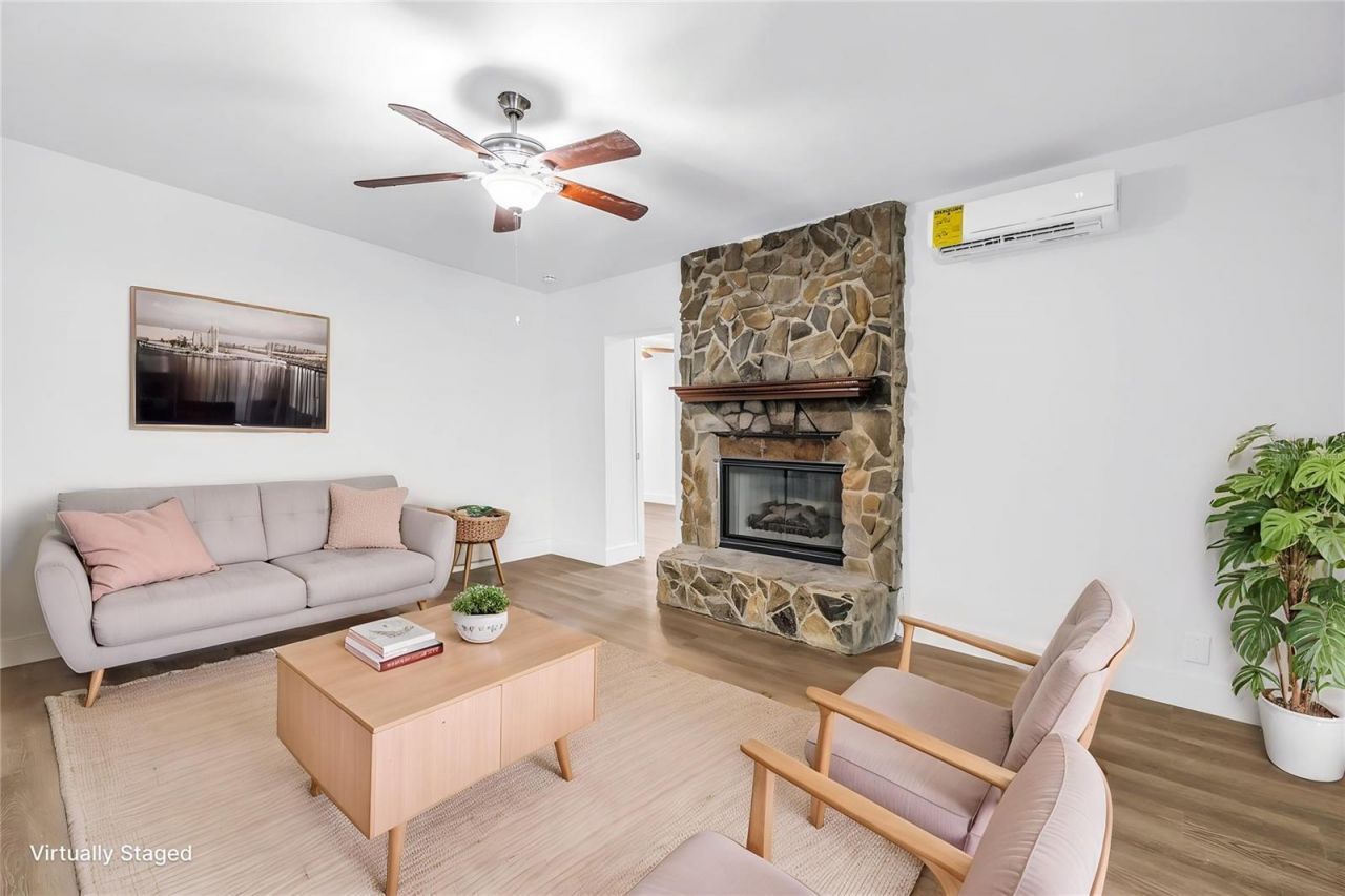 110 NE Monroe Circle N, Unit 1, Saint Petersburg, FL 33702 Photo