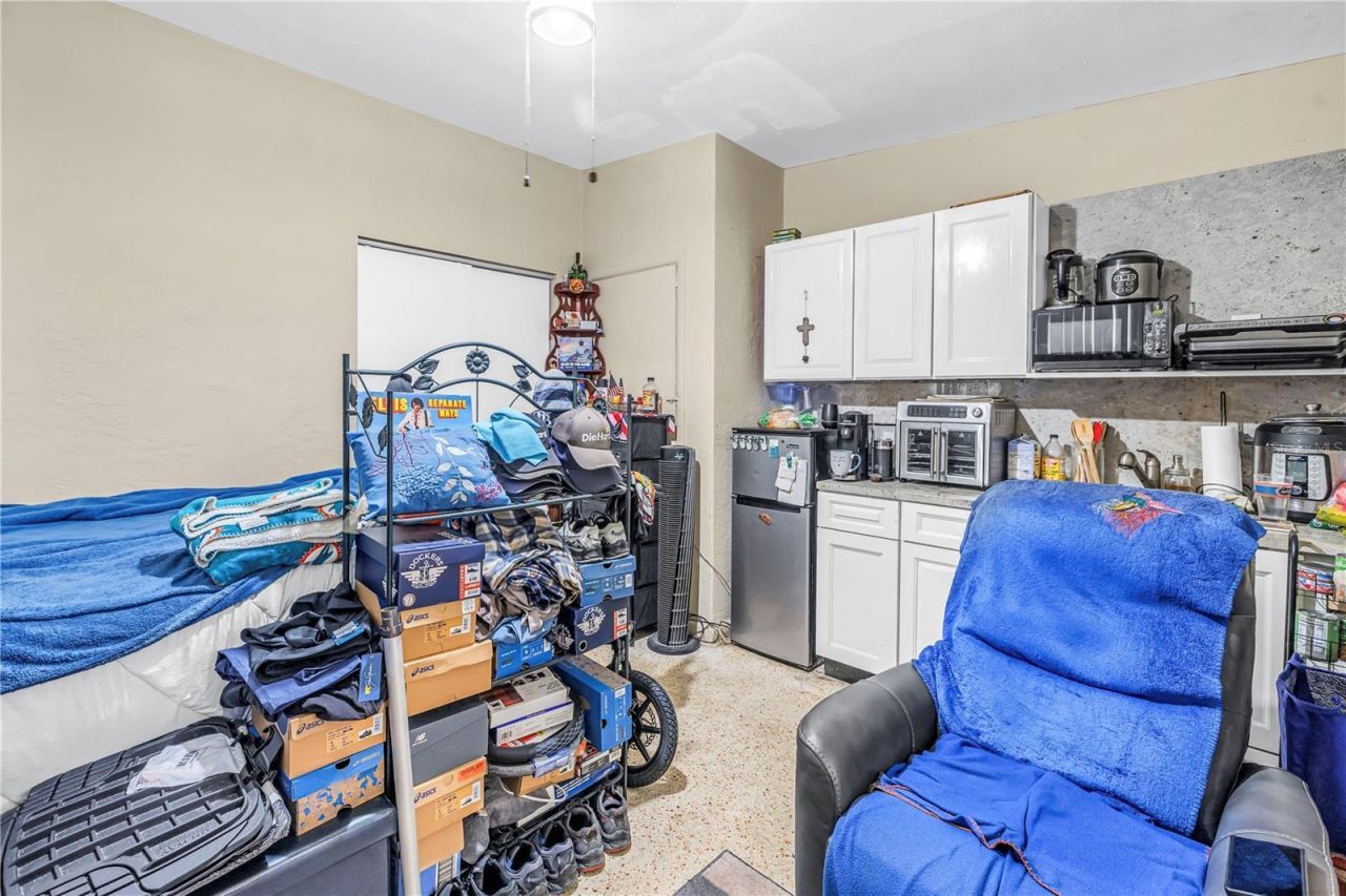 110 NE Monroe Circle N, Unit 1, Saint Petersburg, FL 33702 Photo