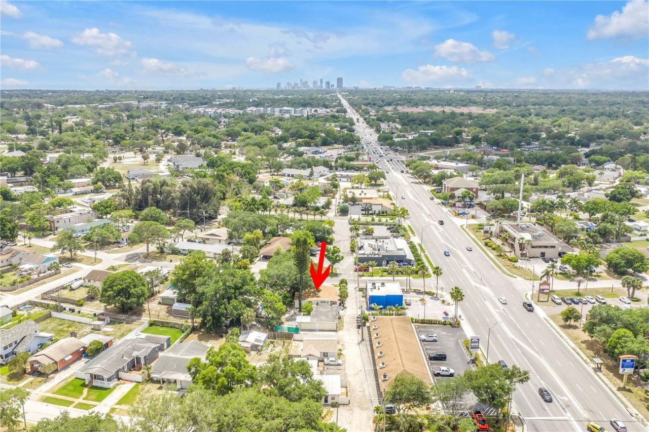 110 NE Monroe Circle N, Unit 1, Saint Petersburg, FL 33702 Photo