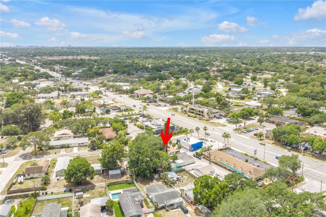 110 NE Monroe Circle N, Unit 1, Saint Petersburg, FL 33702 Photo