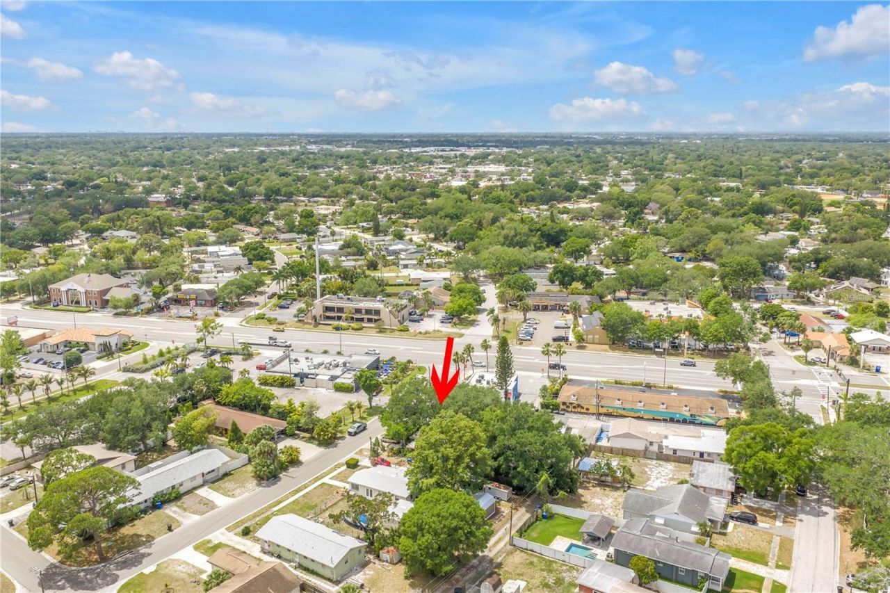 110 NE Monroe Circle N, Unit 1, Saint Petersburg, FL 33702 Photo