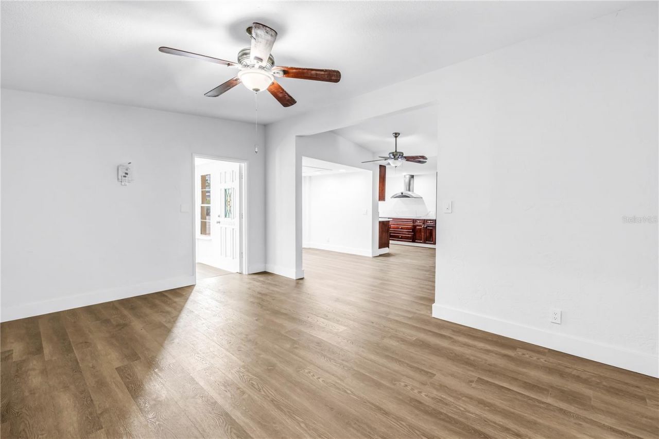110 NE Monroe Circle N, Unit 1, Saint Petersburg, FL 33702 Photo
