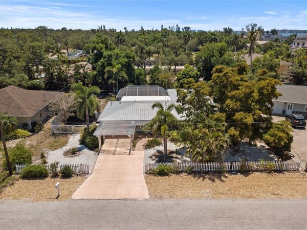 7860 HOLIDAY DRIVE, SARASOTA, FL 34231