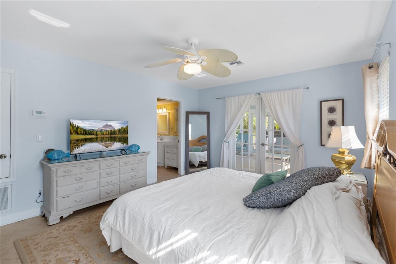 7860 Holiday Drive, Sarasota, FL 34231 Photo