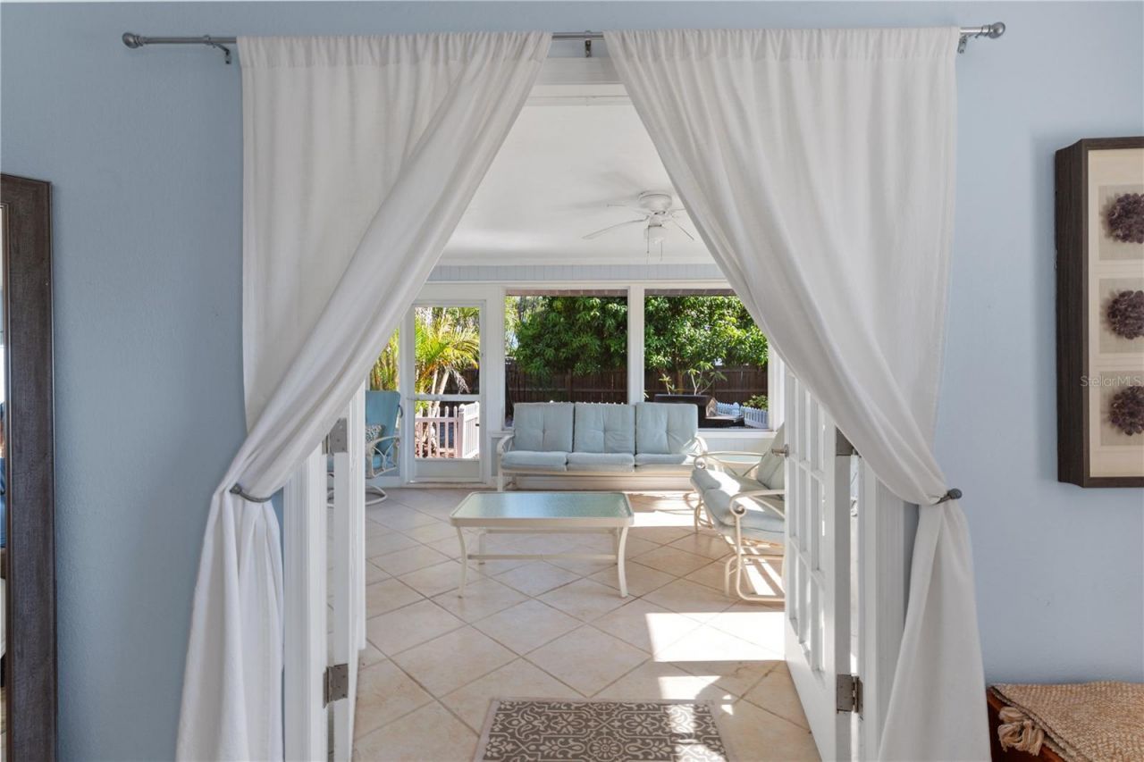 7860 Holiday Drive, Sarasota, FL 34231 Photo
