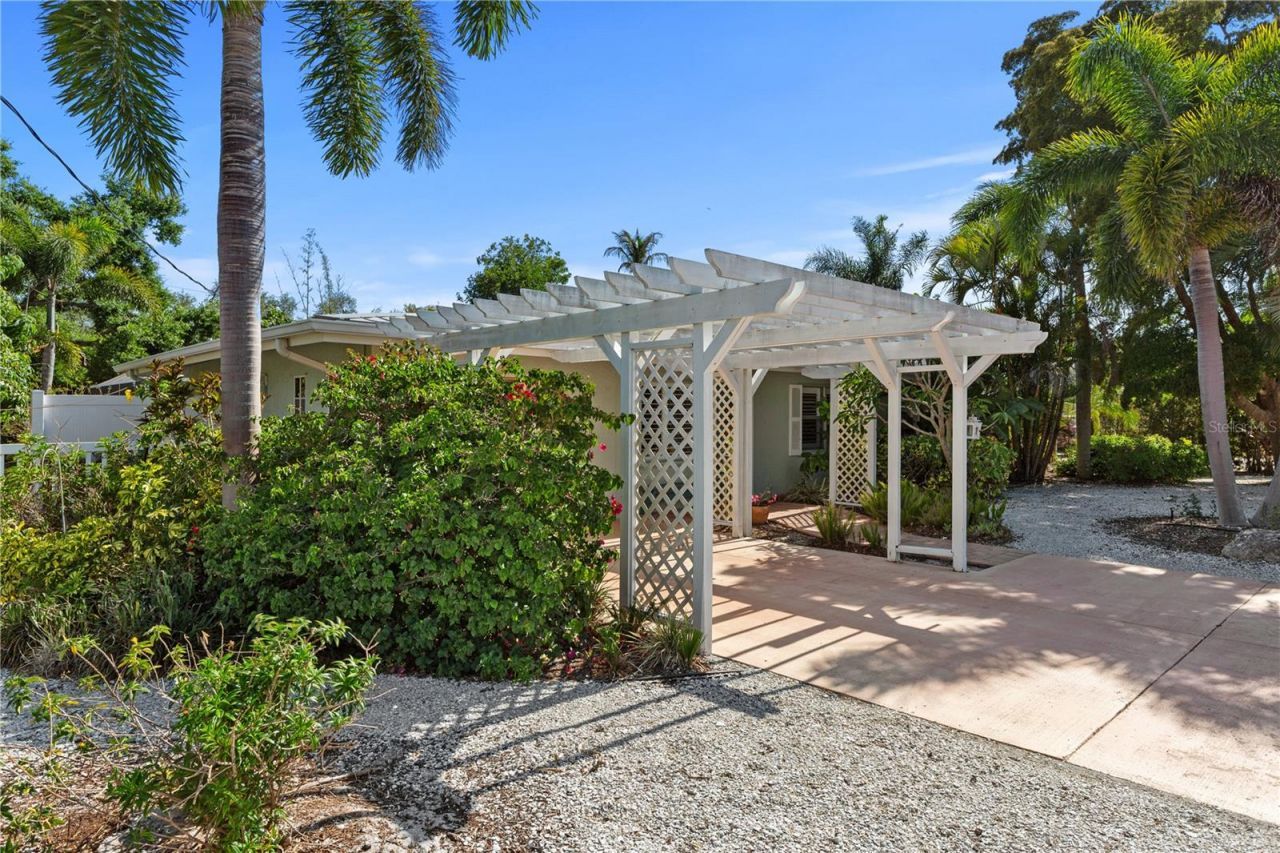 7860 Holiday Drive, Sarasota, FL 34231 Photo
