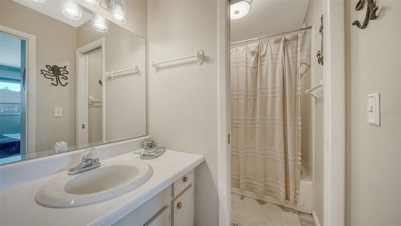 6921 Holmes Boulevard, Holmes Beach, FL 34217 Photo