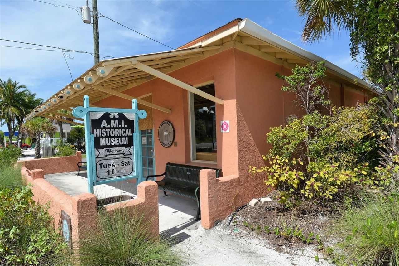 6921 Holmes Boulevard, Holmes Beach, FL 34217 Photo