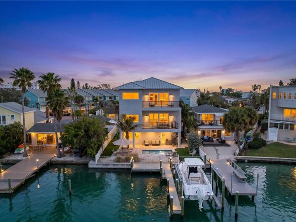306 BAY PLZ , TREASURE ISLAND, FL 33706