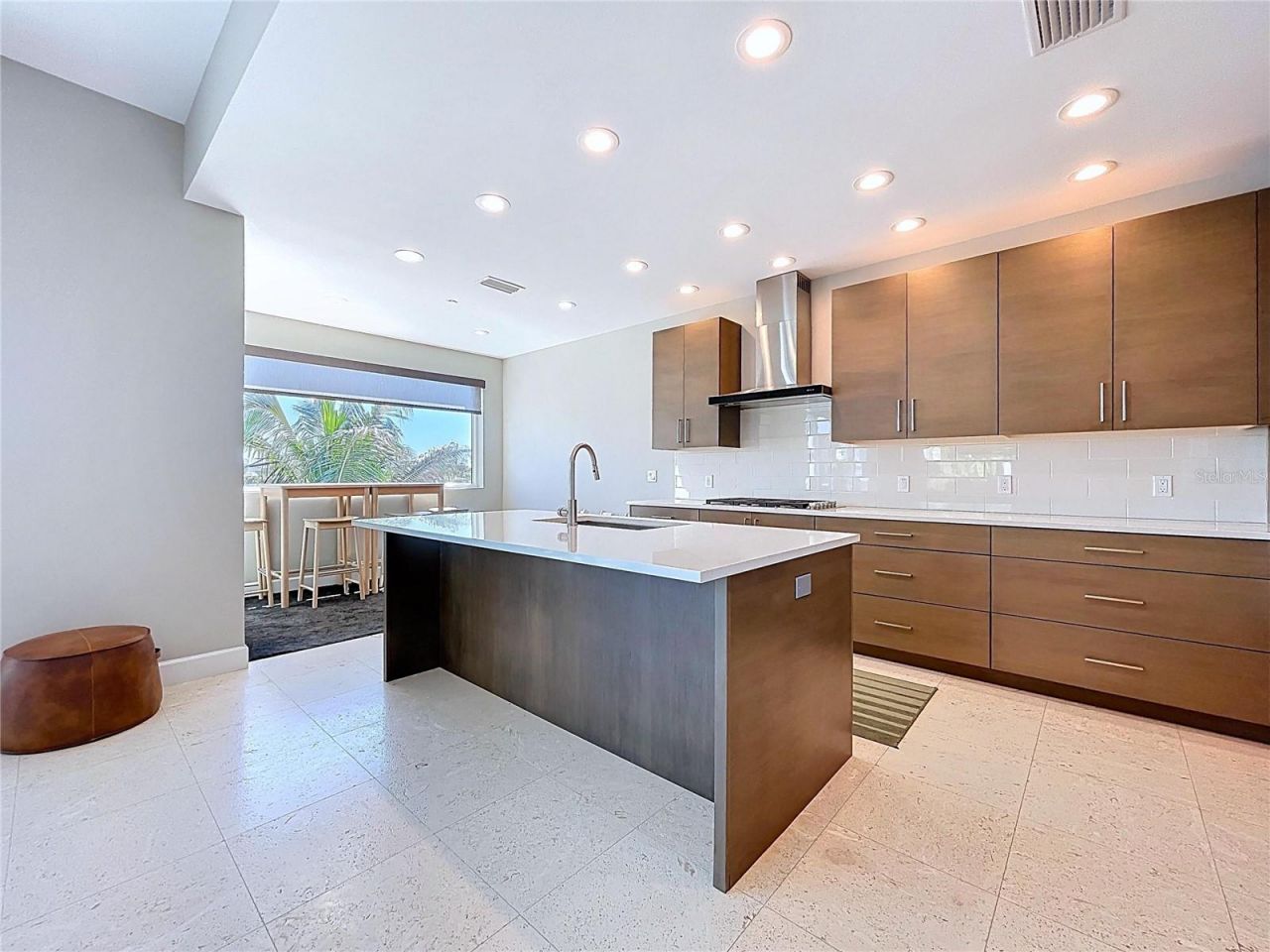 306 Bay Plz, Treasure Island, FL 33706 Photo