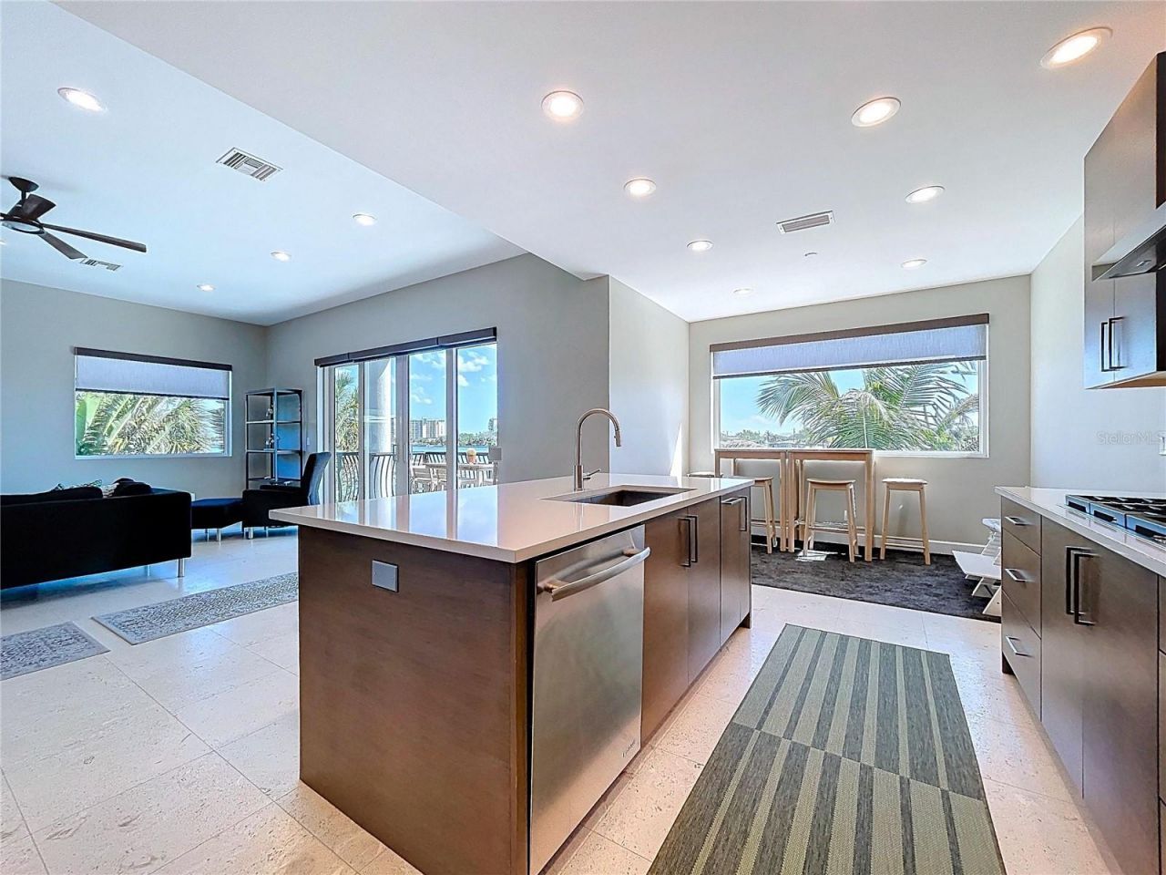 306 Bay Plz, Treasure Island, FL 33706 Photo