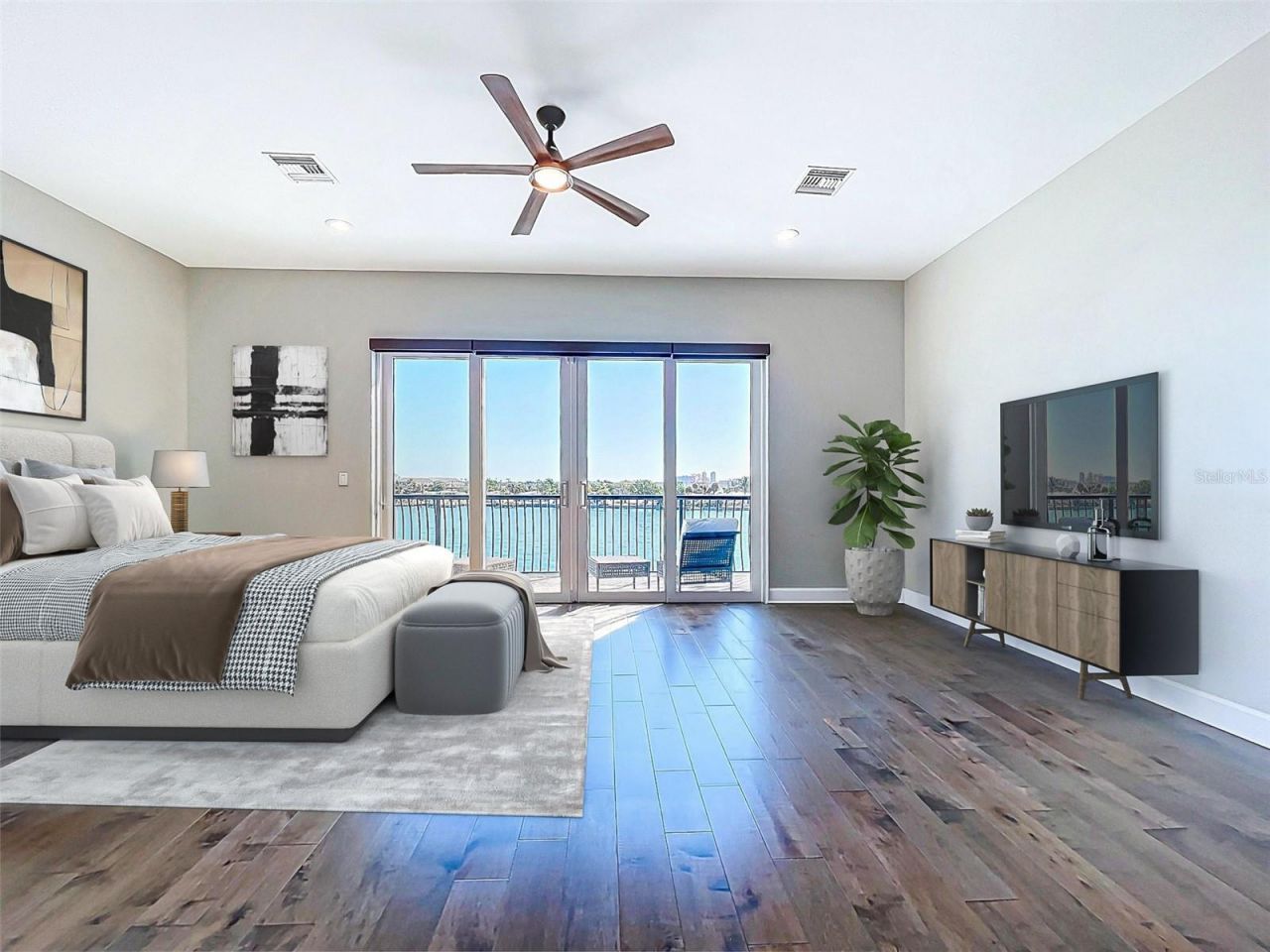306 Bay Plz, Treasure Island, FL 33706 Photo
