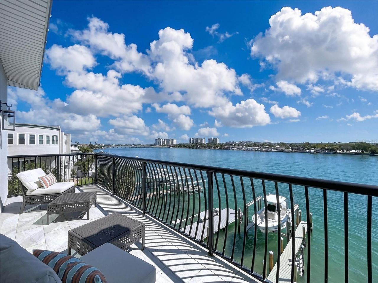 306 Bay Plz, Treasure Island, FL 33706 Photo
