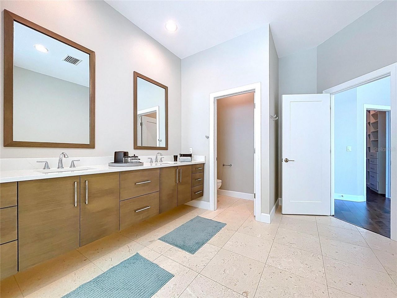 306 Bay Plz, Treasure Island, FL 33706 Photo