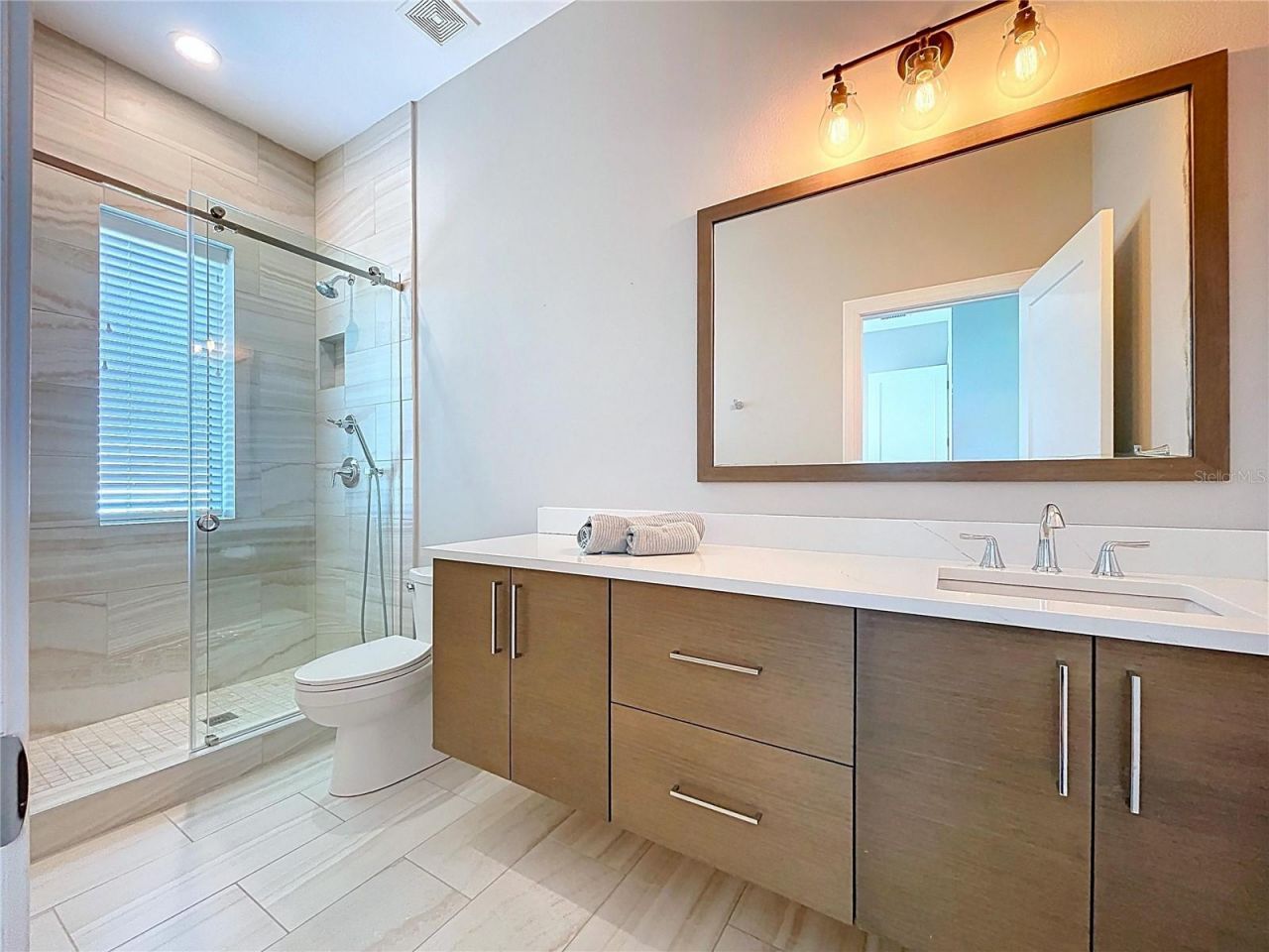 306 Bay Plz, Treasure Island, FL 33706 Photo