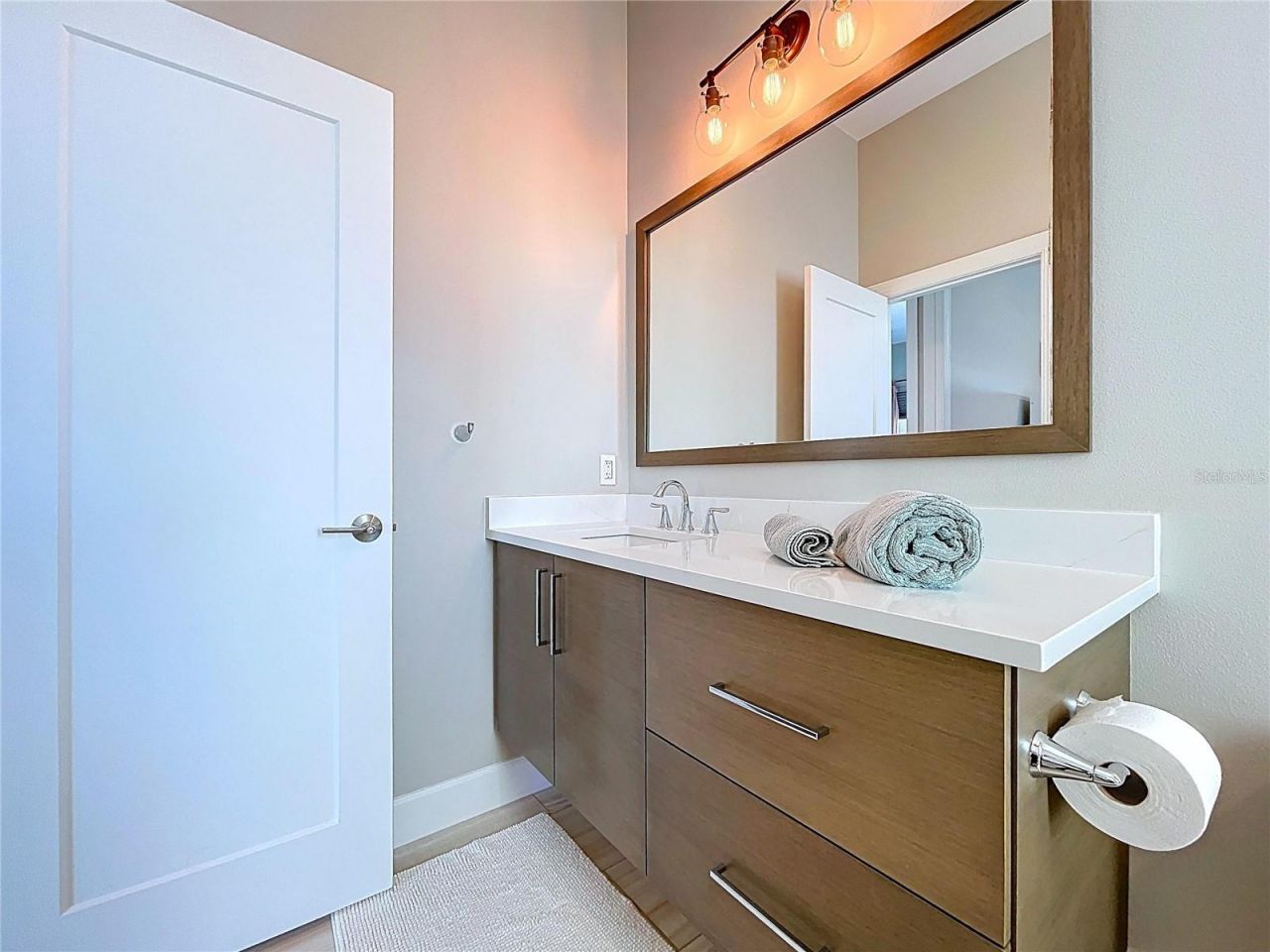 306 Bay Plz, Treasure Island, FL 33706 Photo