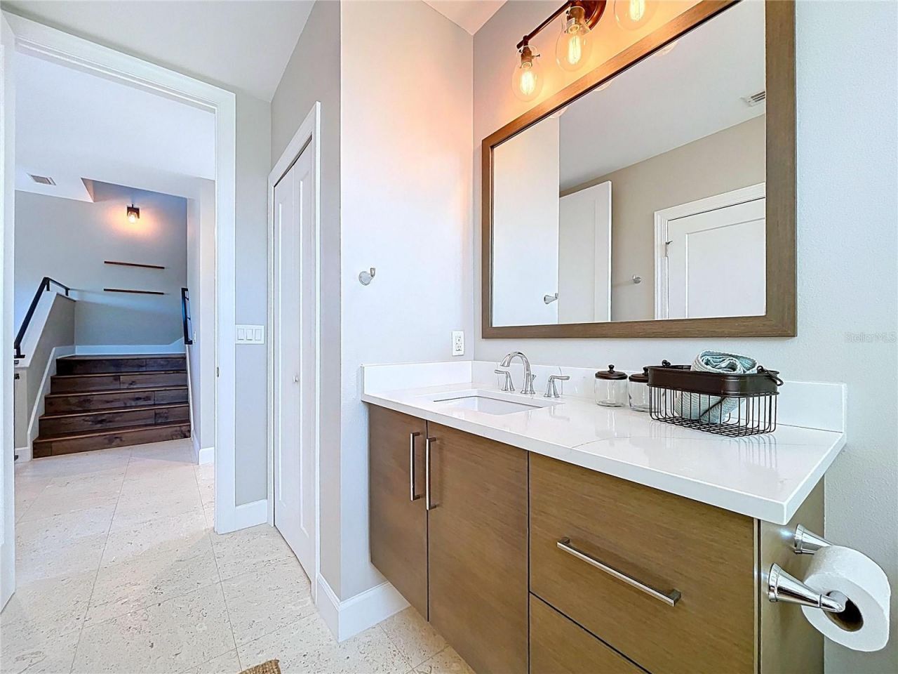 306 Bay Plz, Treasure Island, FL 33706 Photo