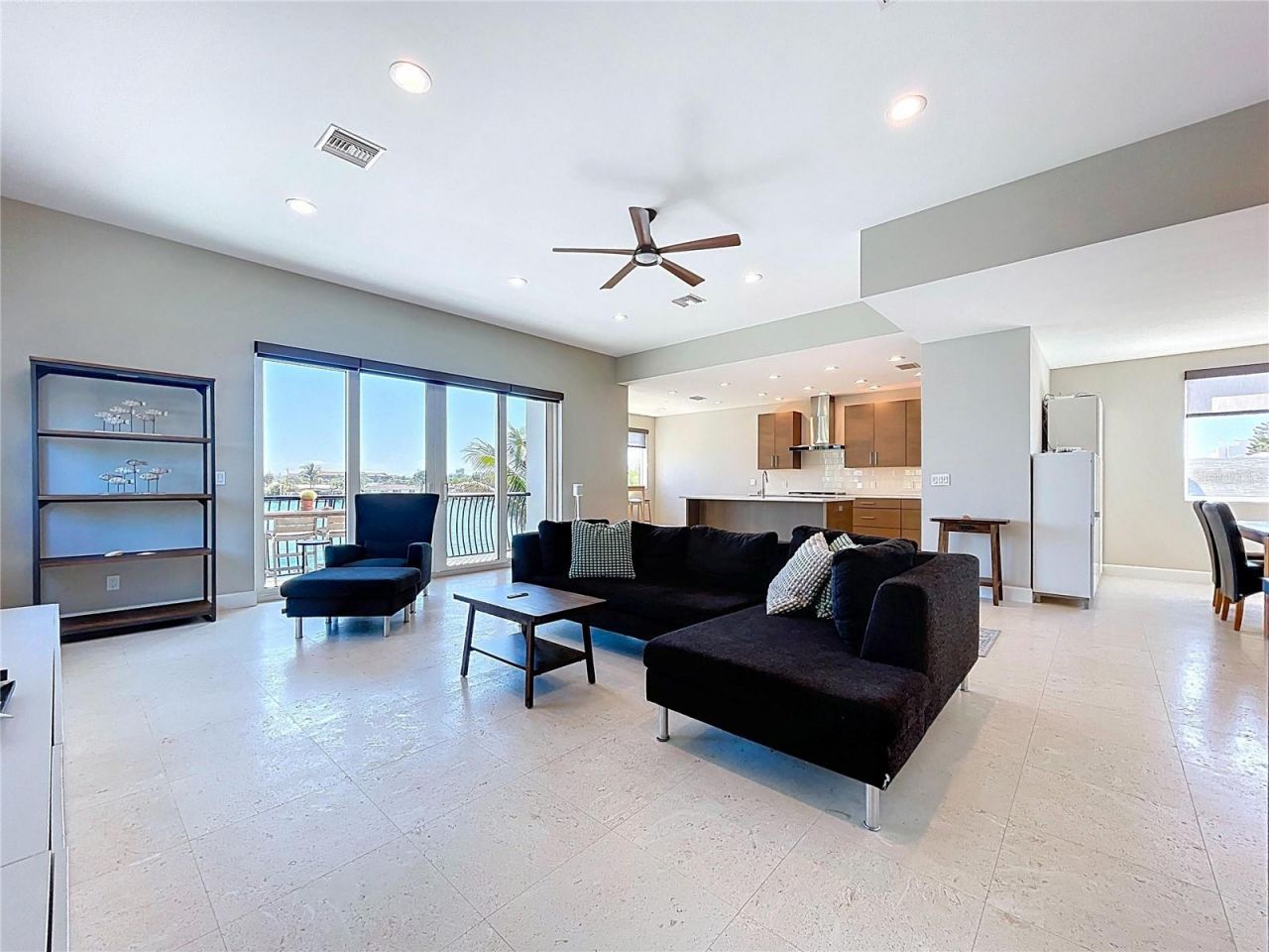 306 Bay Plz, Treasure Island, FL 33706 Photo