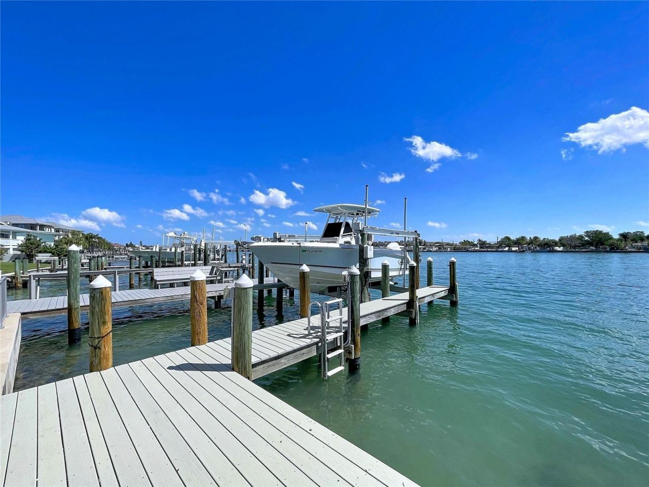 306 Bay Plz, Treasure Island, FL 33706 Photo