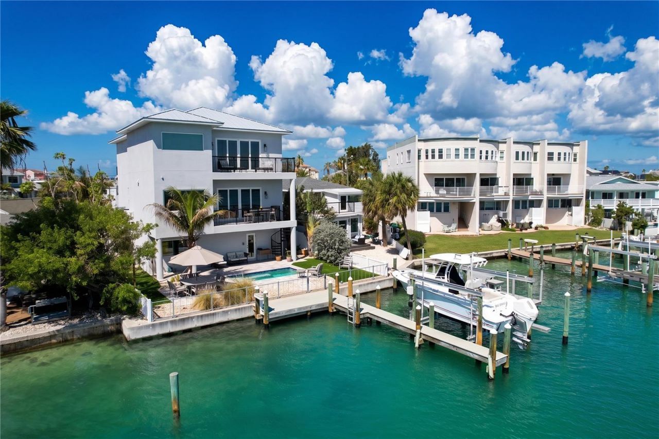306 Bay Plz, Treasure Island, FL 33706 Photo