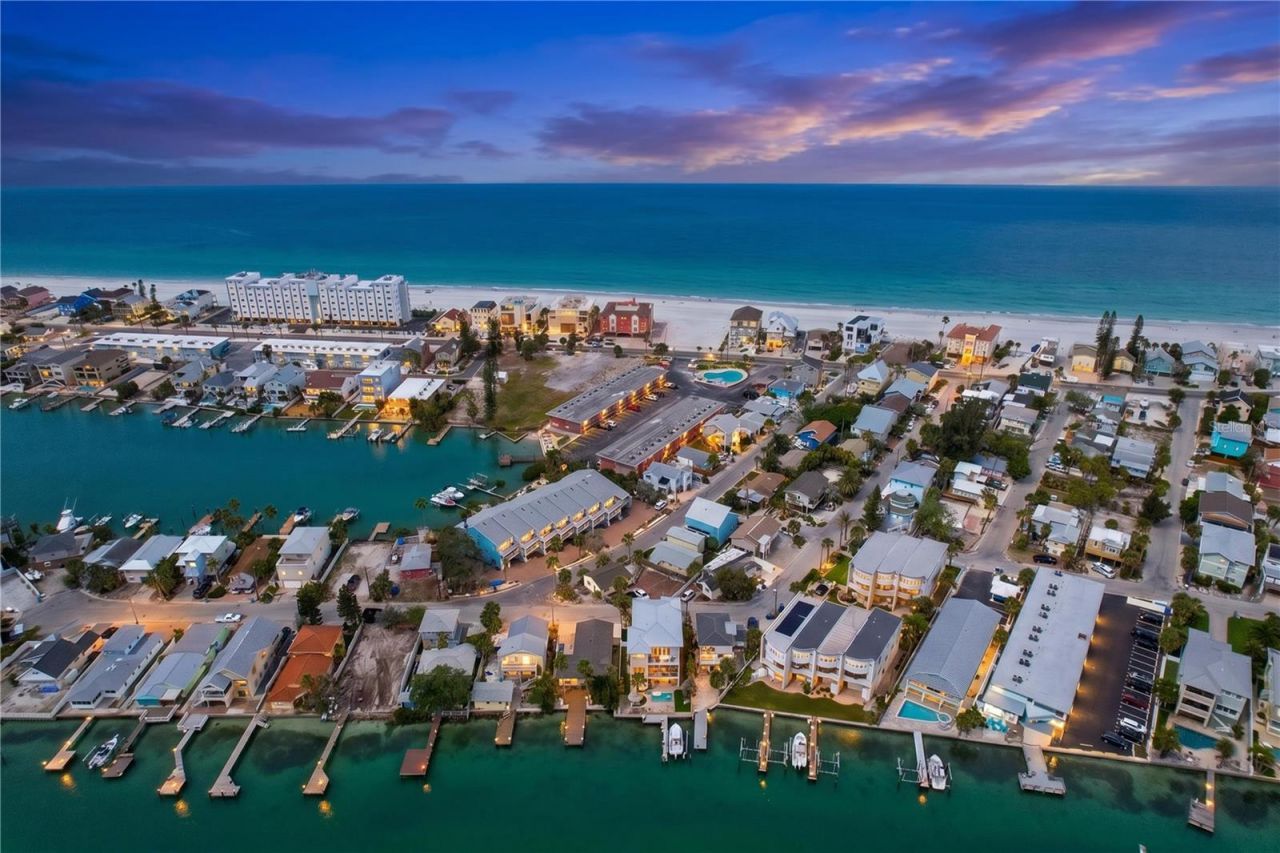 306 Bay Plz, Treasure Island, FL 33706 Photo