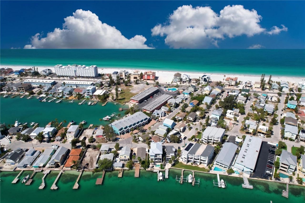 306 Bay Plz, Treasure Island, FL 33706 Photo
